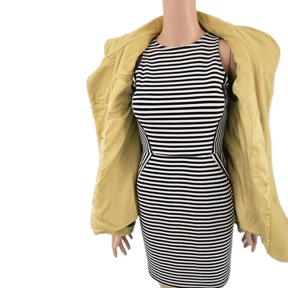 Limited Coat - Picture 7 of 9